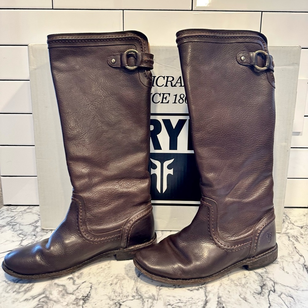 Frye Page Trapunto
